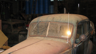 Illustration for article titled 1947 Chevrolet Suburban Is A Legitimate Barn Find